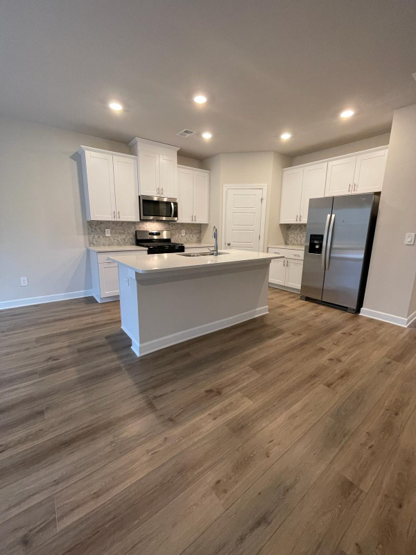 Photo - 523 Summit Vw