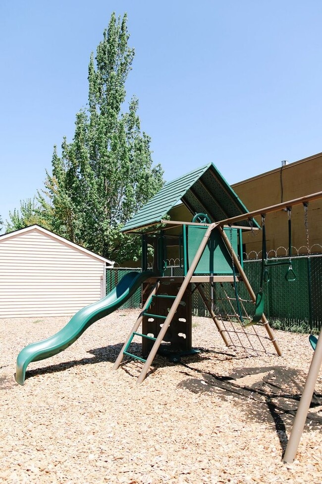 Photo - Life Just Got Better Come See For Yourself At Powell Court Apartments!! Unit 60