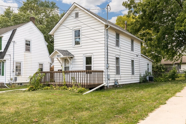 Photo - 903 Hudson Ave