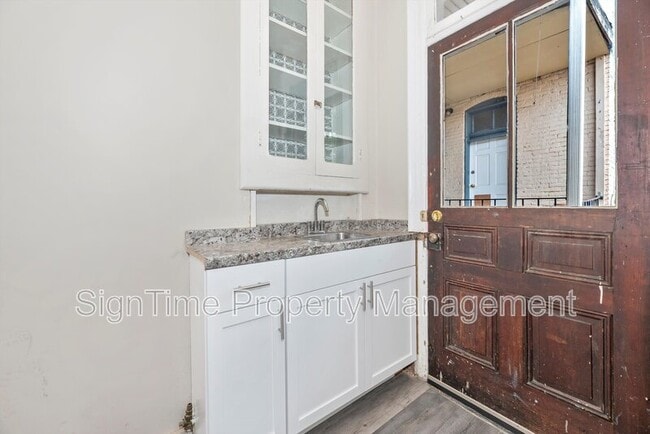 Photo - 220 Summit Ave Unit Apt 2R