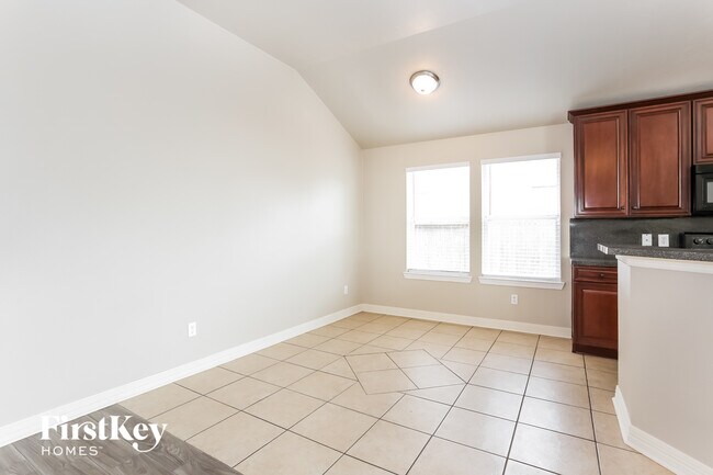 Photo - 15202 Arnold