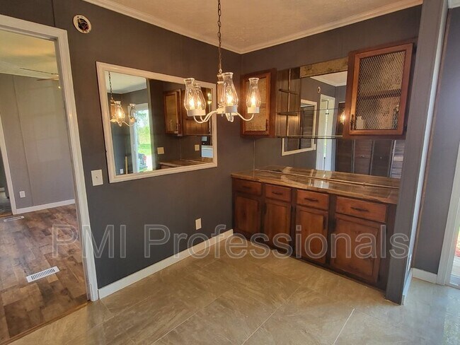 Photo - 925 Cranor Rd