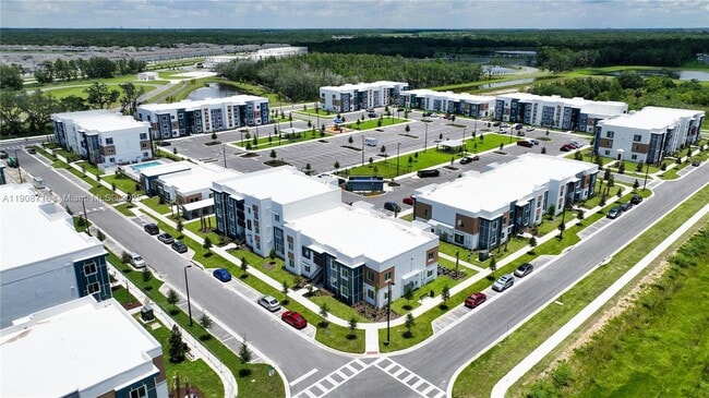 Building Photo - 1481 Hawk Trce Lp Unit 5-307