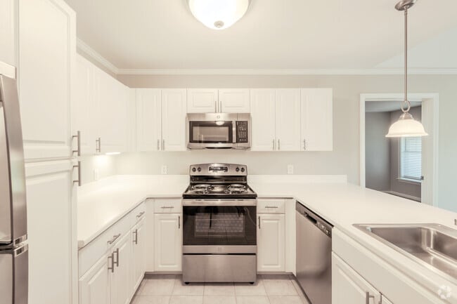 2 BR, 1 BA - The Elmstead