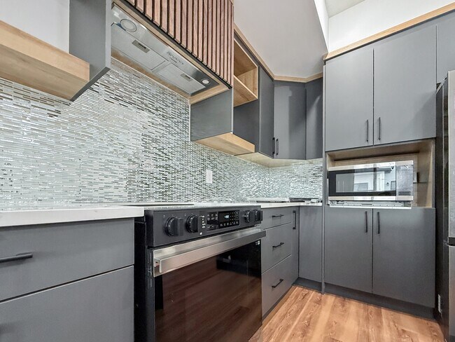 Photo - 130 Hawks Ridge Blvd NW