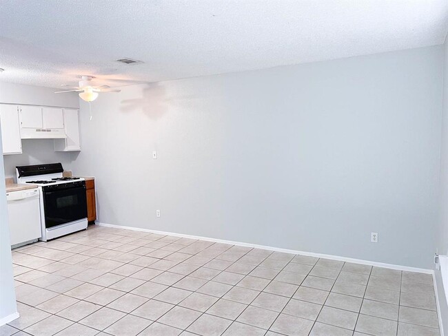 Photo - 1203 Southport Dr
