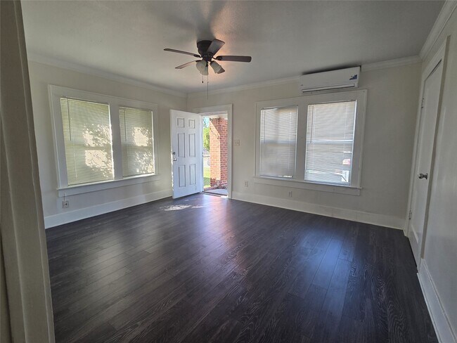 Photo - 114 Canton St