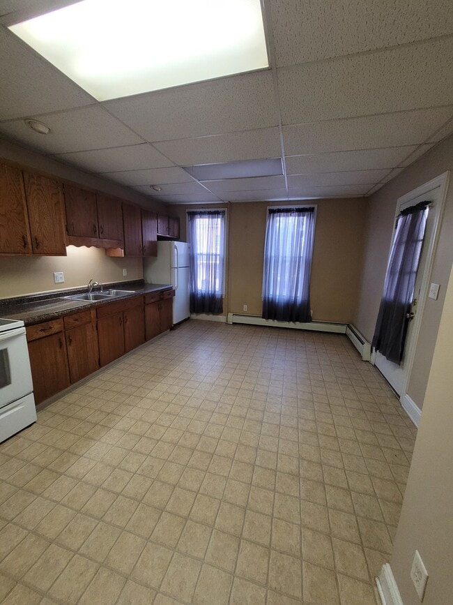 Photo - 227 Pleasant St Unit 1