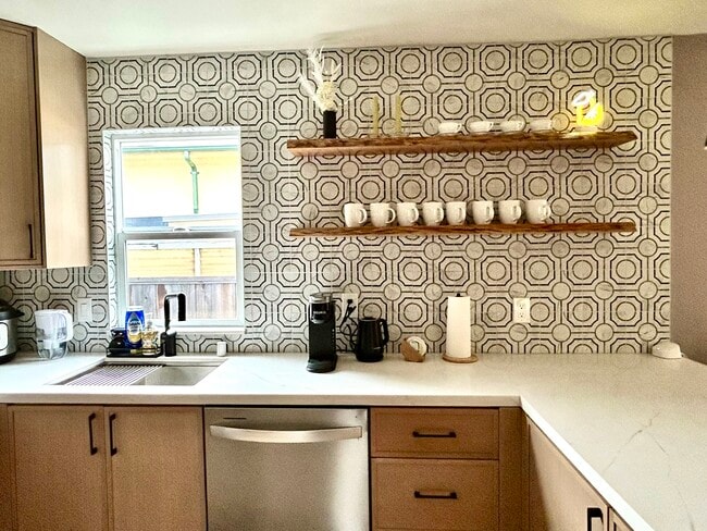 Photo - 720 Stannage Ave Unit B