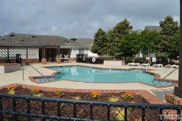 Photo - 623 Oakfield Tr