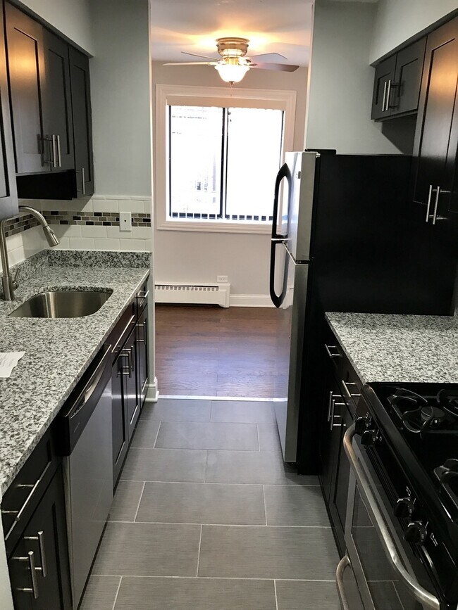 Photo - 5534 N Kenmore Ave