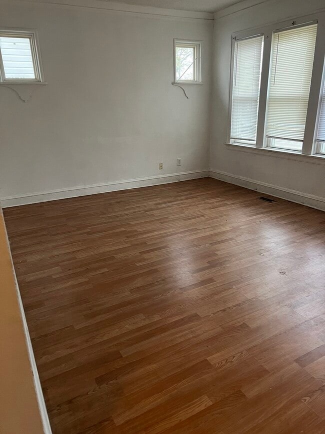 Photo - 8416 S Euclid Ave