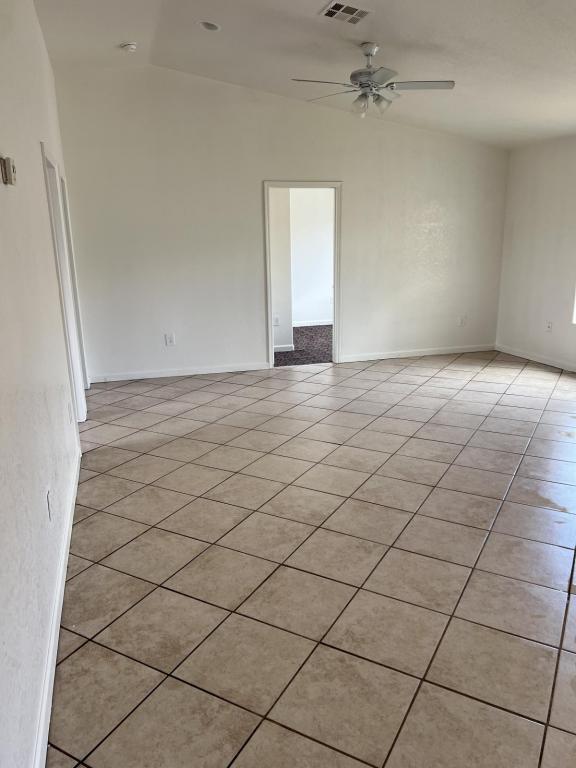 116 W Apache St