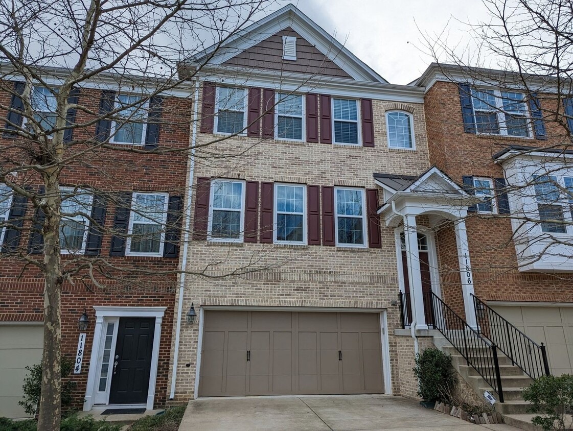 Gorgeous 3 level townhouse in North Potoma... - Gorgeous 3 level townhouse in North Potoma...