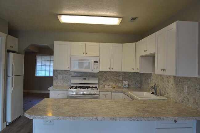 Photo - 1527 Talon Dr