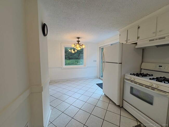 Photo - 105 N Main St