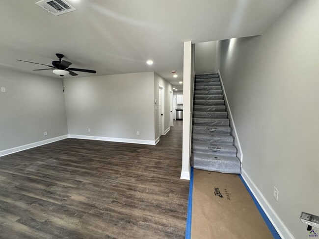 Photo - 305 N 4th St