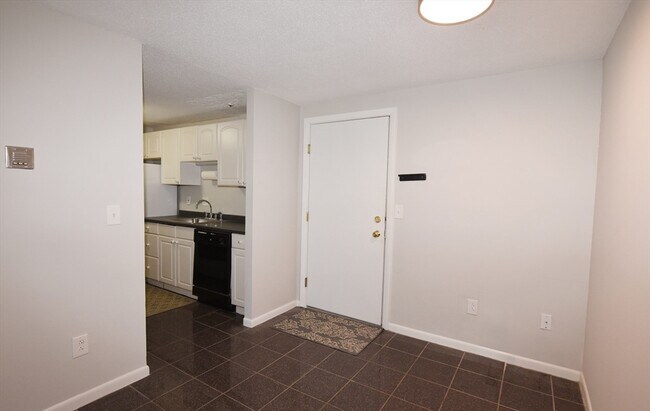 Photo - 135 Grove St Unit 133