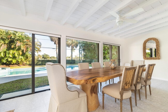 Photo - 328 N Lakeside Dr