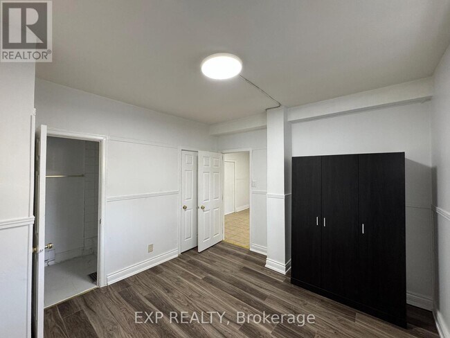 Photo - 17 Loyer St