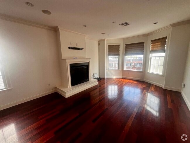 Building Photo - 111 Fisher Ave Unit 3 Rental