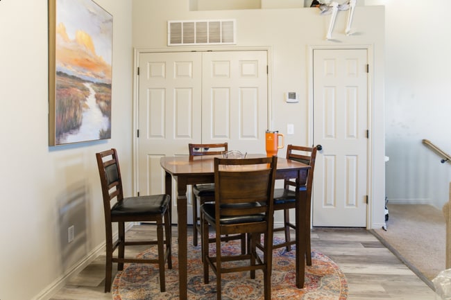 Photo - 467 S 2550 W