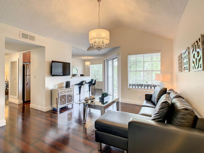 Building Photo - 11562 Westwood Blvd Unit 933
