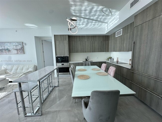 17550 Collins Ave Unit 902
