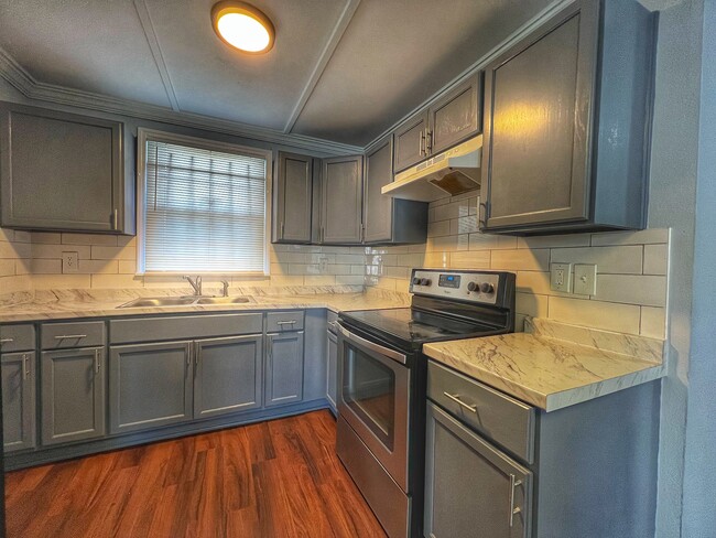 Photo - 1405 Claudia Spencer St