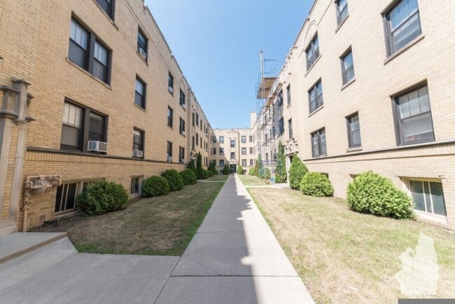 1 bedroom in Chicago IL 60640 - 1 bedroom in Chicago IL 60640 Condo Unit 1944-3N