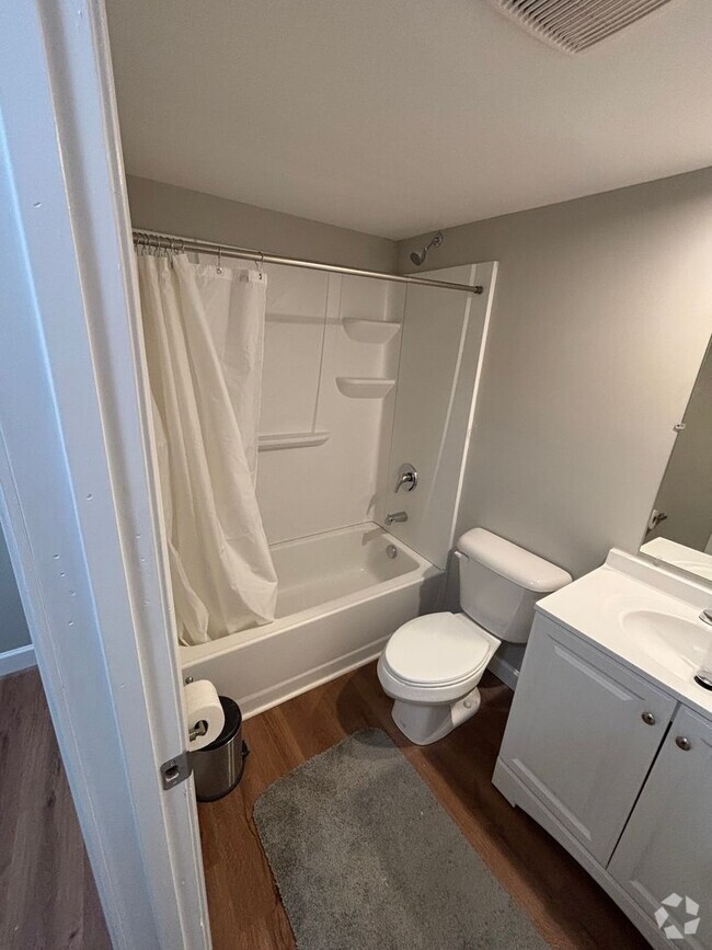 Building Photo - Hillside Harbor Unit 1-40 Rental