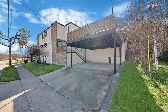 Building Photo - 2303 Park Hill Dr