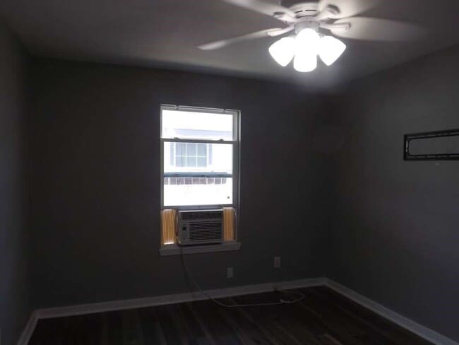 Building Photo - 7619 Ilex St