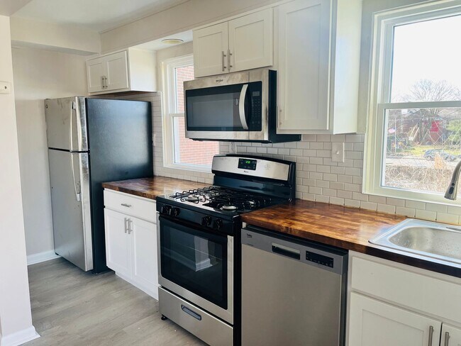 Building Photo - 1409 Tinsbury St Unit TN - 2 Rental
