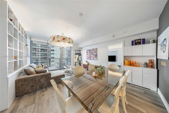 Building Photo - 488 NE 18th St Unit 1711