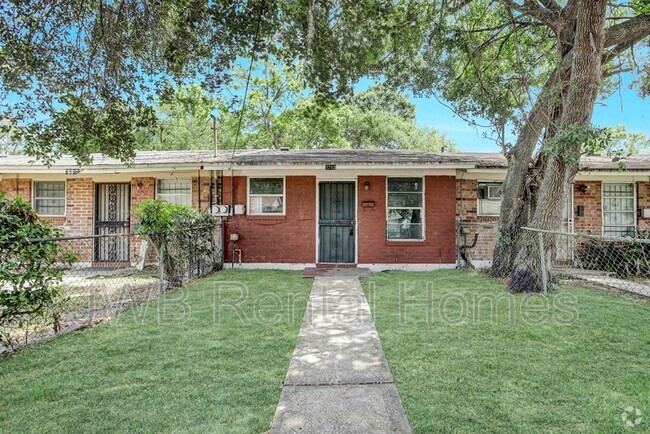 Building Photo - 7213 Ken Knight Dr W Rental