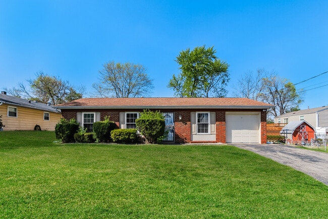 Building Photo - 2578 W Kemper Rd