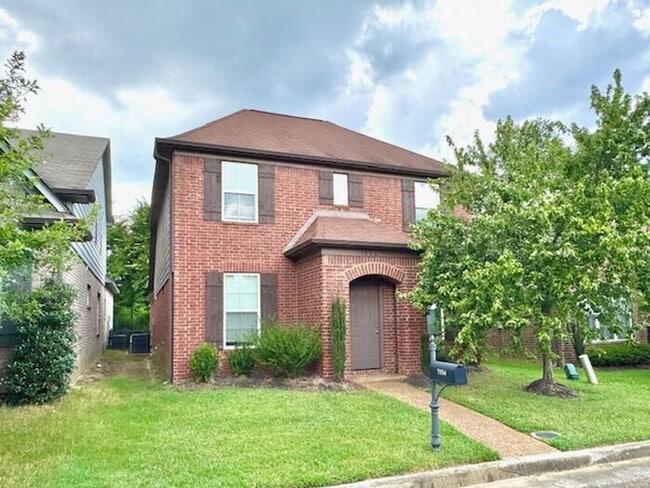 Building Photo - Now Leasing! 4 -bedroom 2.5 bath home in S...