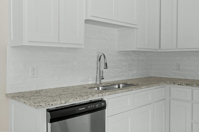 Photo - 2290 W Tarleton St Unit 102