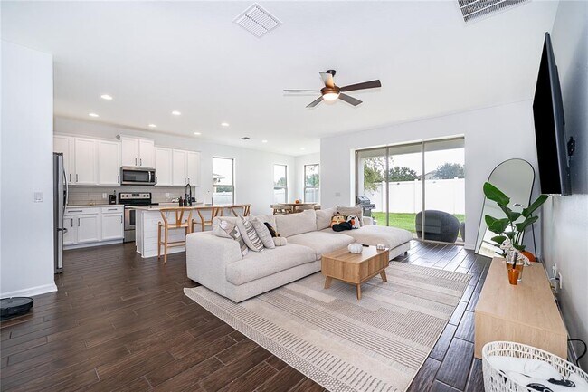 Photo - 2022 Redbay Ave