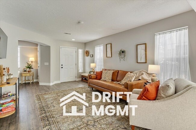 Photo - 184 E Rideout Hall Ln