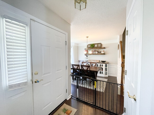Photo - 104 Cedar Field Ln