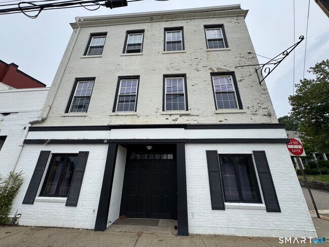 Photo - 345 Bank St Unit 1