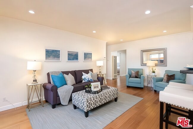 Building Photo - 922 16th St Unit 922 16th St.  3