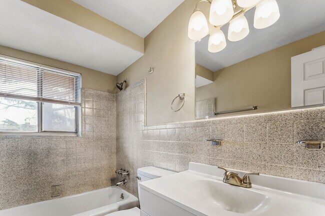 Photo - Cavalier Manor Apartments