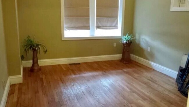 Photo - 4122-4124 S. Grand Unit 4124