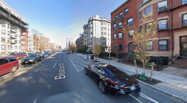 Building Photo - 869 Beacon St