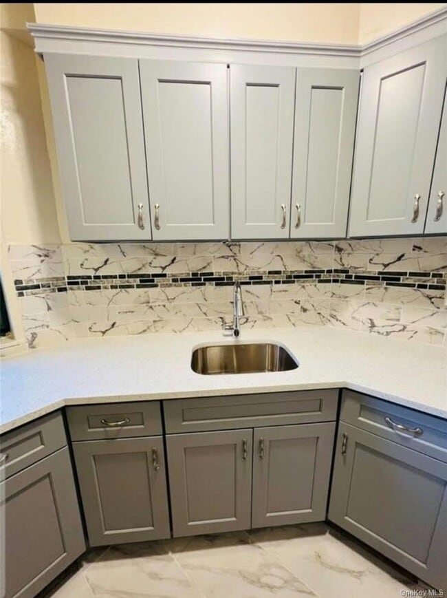 2033 McGraw Ave Unit MH