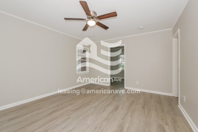 Photo - 3215 Commodore Dr