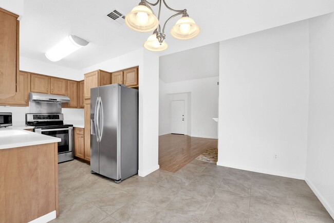 Building Photo - Hercules 2 Bedroom Condo with 1-Car Garage